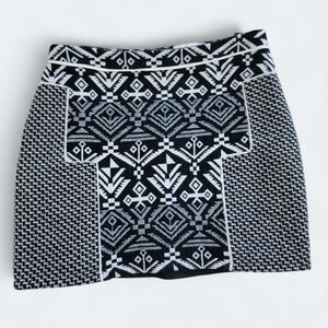 Luster Black and White Geometric Pattern Mini Skirt Size Small